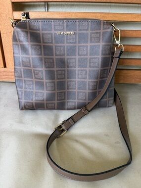 NWOT Steve Madden Monogram Brown Logo Crossbody w/ Gold Accents